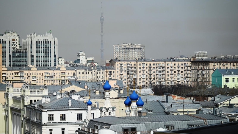 Жителей Москвы предупредили о грозе и сильном ветре в понедельник