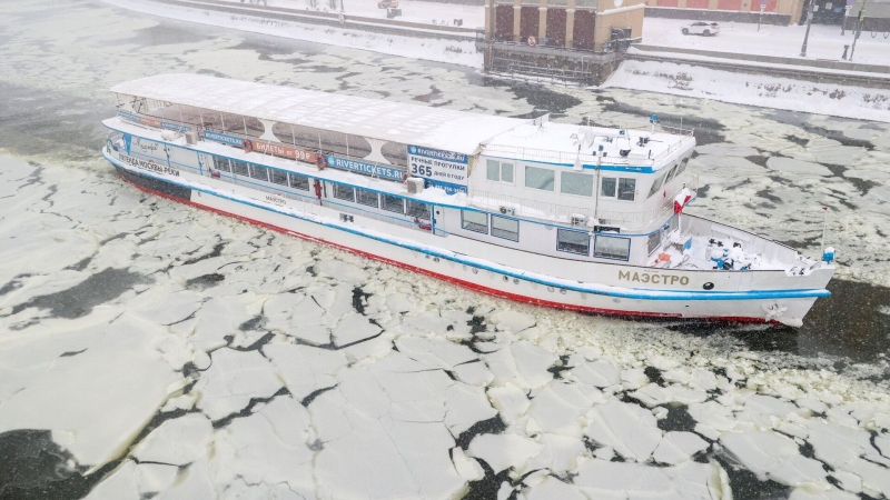 В Москве непрерывно ликвидируют последствия мощного снегопада