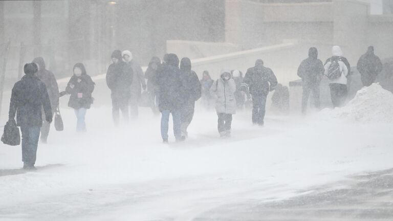 К уборке снега в Москве привлекли максимальное число коммунальщиков