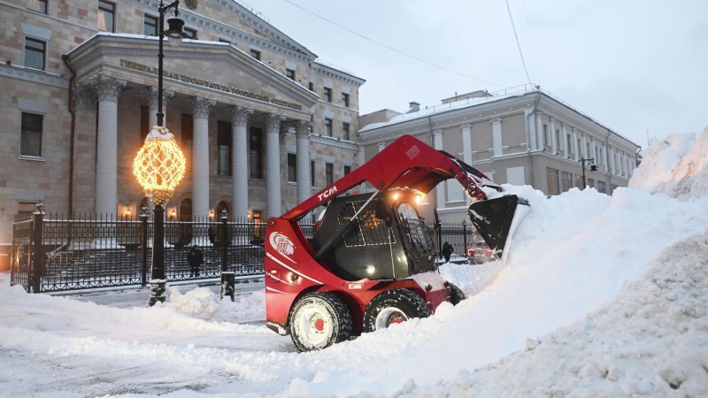 Сильный снегопад прошел в Москве вопреки прогнозу, рассказал синоптик