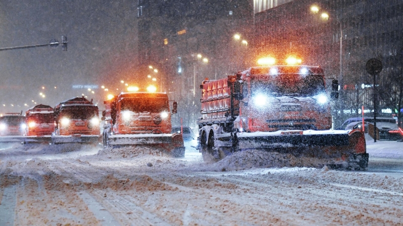 Сильный снегопад прошел в Москве вопреки прогнозу, рассказал синоптик